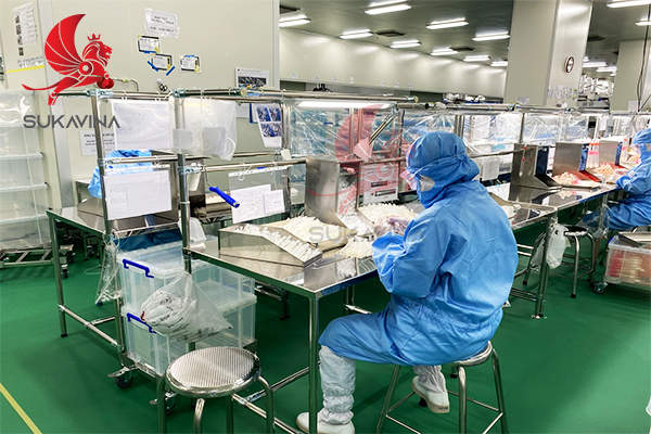 bàn thao tác trong ngành dược phẩm 